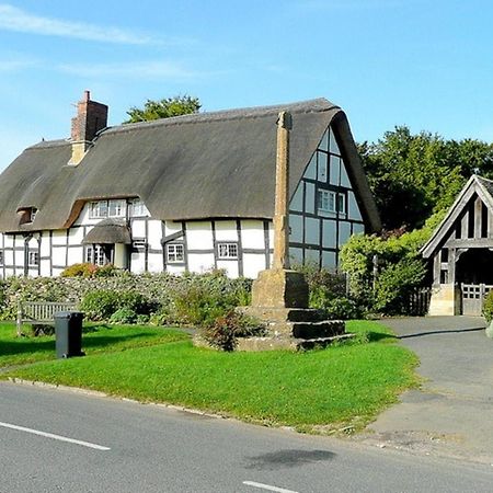 Stunning 5-Bed Cabin In Ashton Under Hill Evesham Exteriör bild